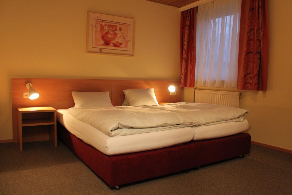 Hotel Denk Bed&Breakfast Vorchdorf Buitenkant foto