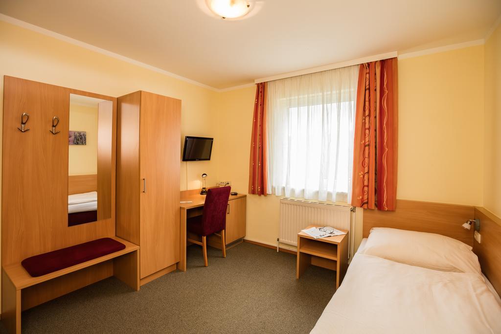 Hotel Denk Bed&Breakfast Vorchdorf Buitenkant foto