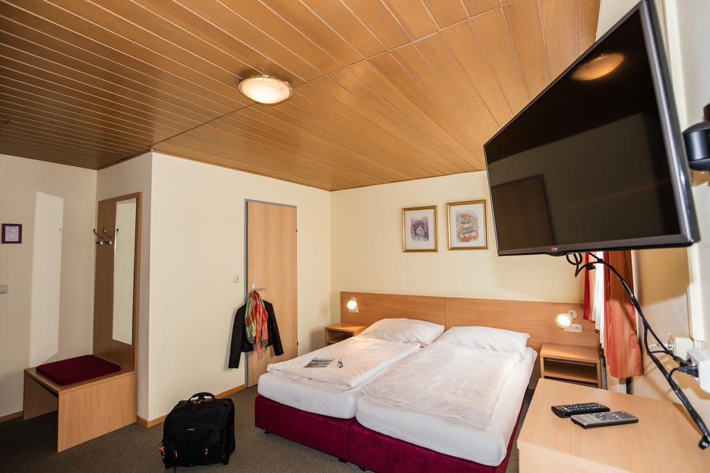 Hotel Denk Bed&Breakfast Vorchdorf Buitenkant foto