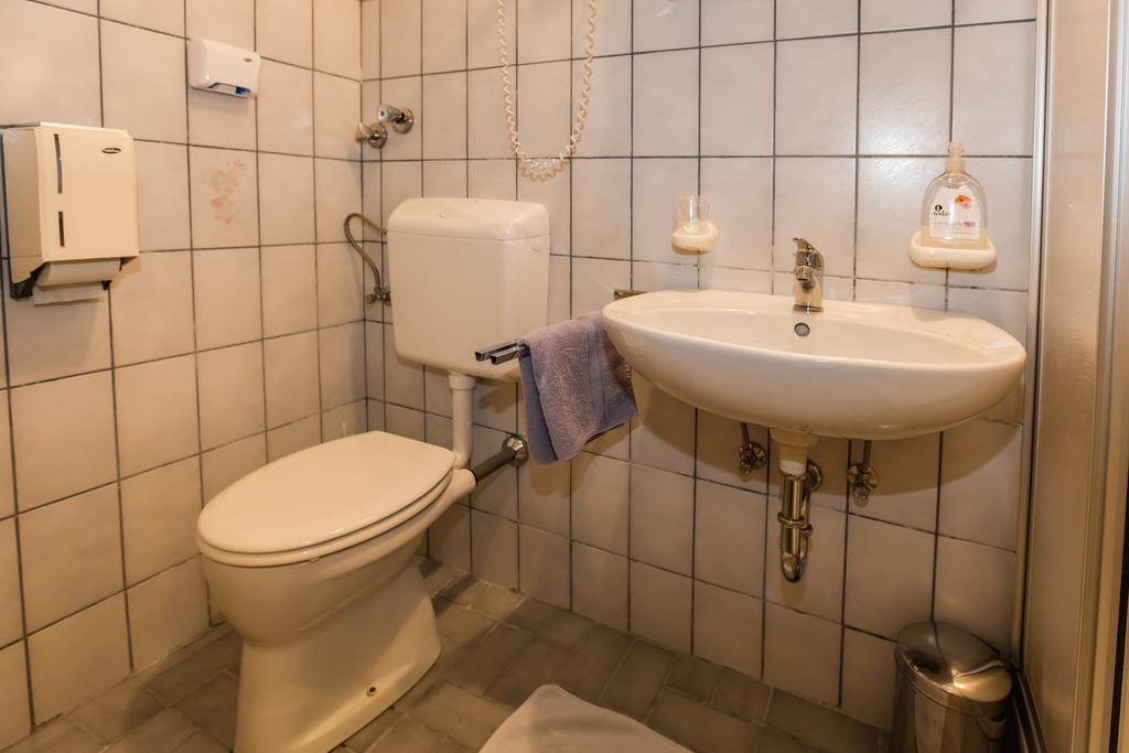 Hotel Denk Bed&Breakfast Vorchdorf Buitenkant foto