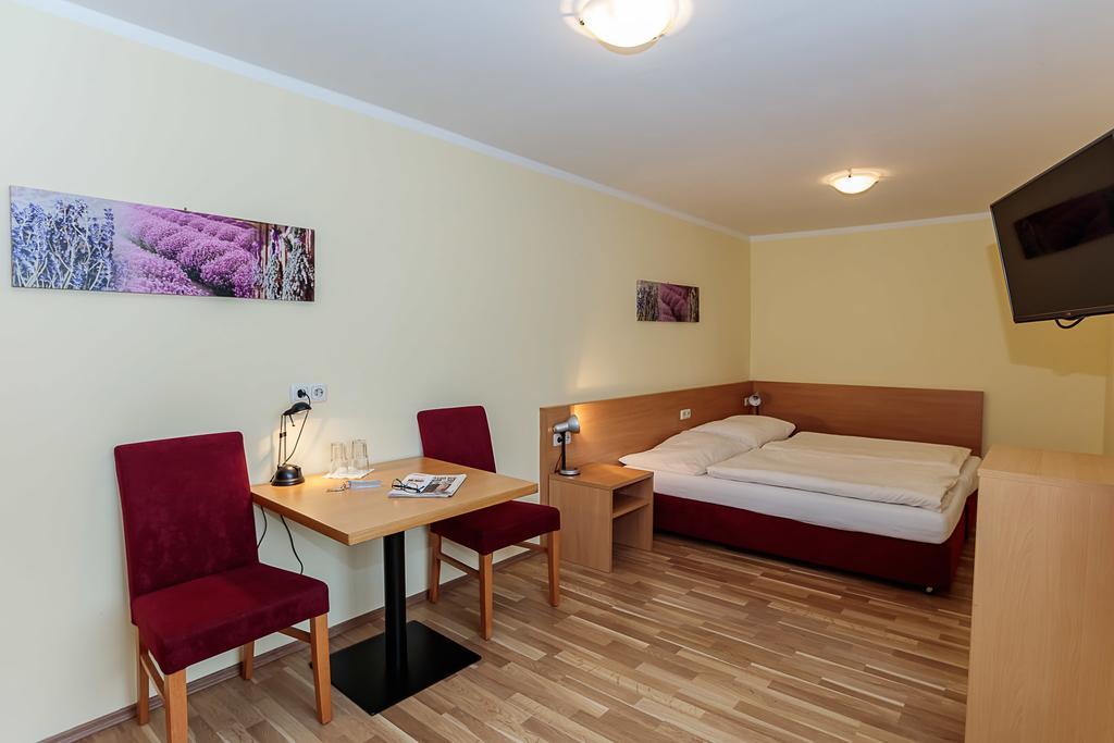 Hotel Denk Bed&Breakfast Vorchdorf Buitenkant foto
