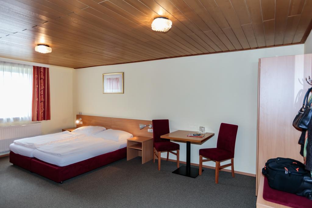 Hotel Denk Bed&Breakfast Vorchdorf Buitenkant foto